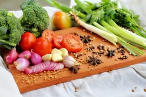 Alkaline foods: onions, celery, garlic, tomatoes, broccoli 